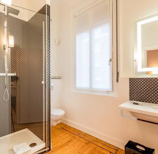 Πανσιόν La Carree Λιλ